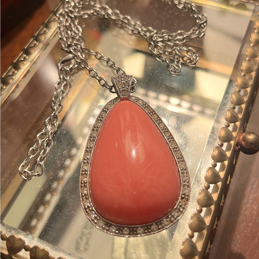 Vintage Avon Large Coral Pink Teardrop Cabochon Rhinestone Necklace #330
